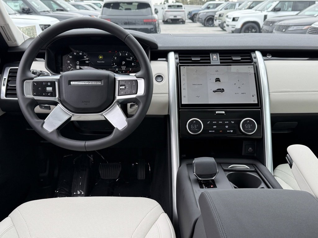 New 2025 Land Rover Discovery S image 25