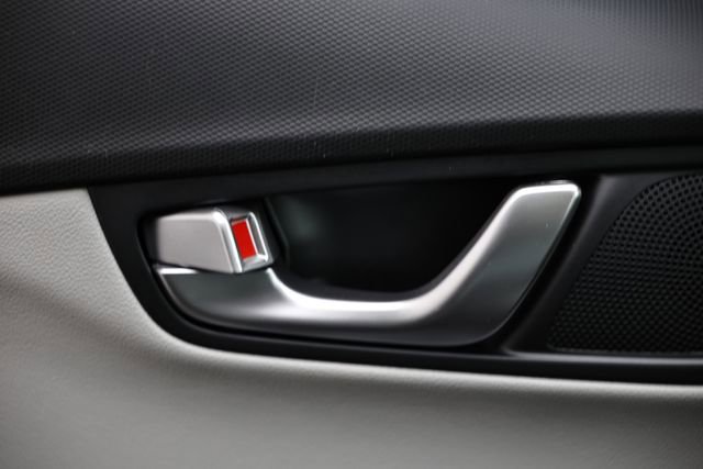 Used 2023 Hyundai Kona Limited image 16