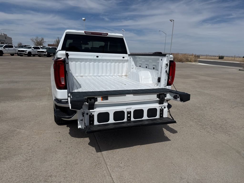 Used 2025 GMC Sierra 1500 SLT AWD/4WD image 6
