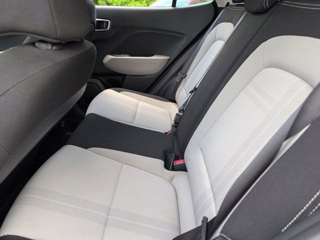 Used 2025 Hyundai Venue SEL FWD image 27