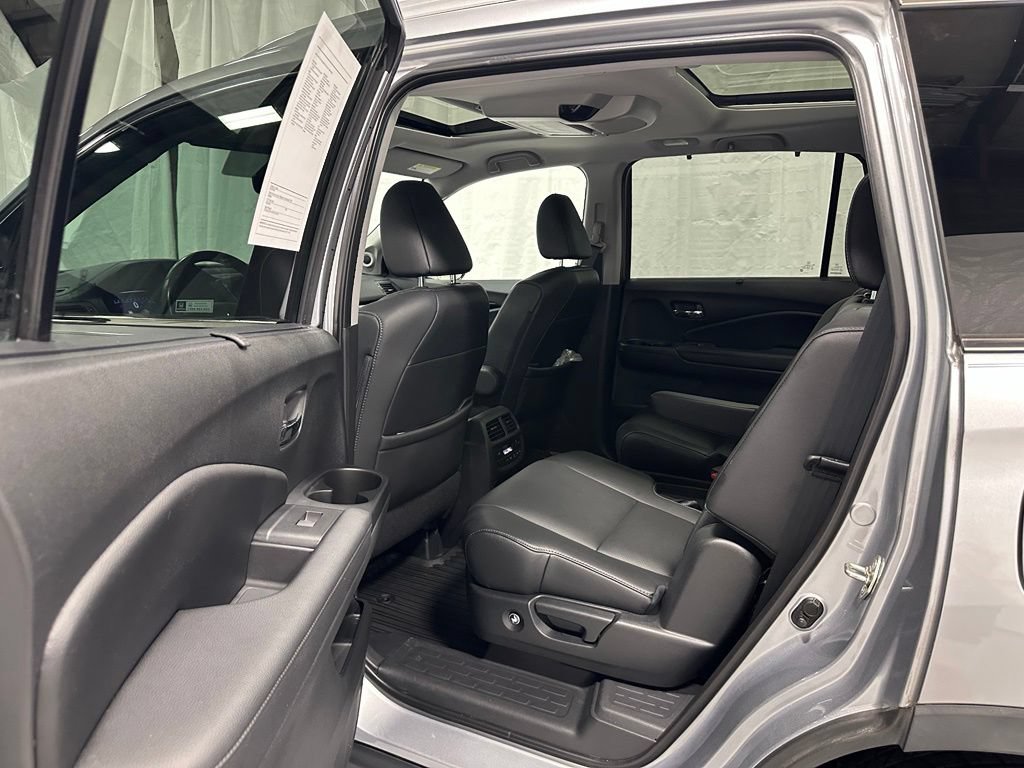 Used 2019 Honda Pilot Elite image 42
