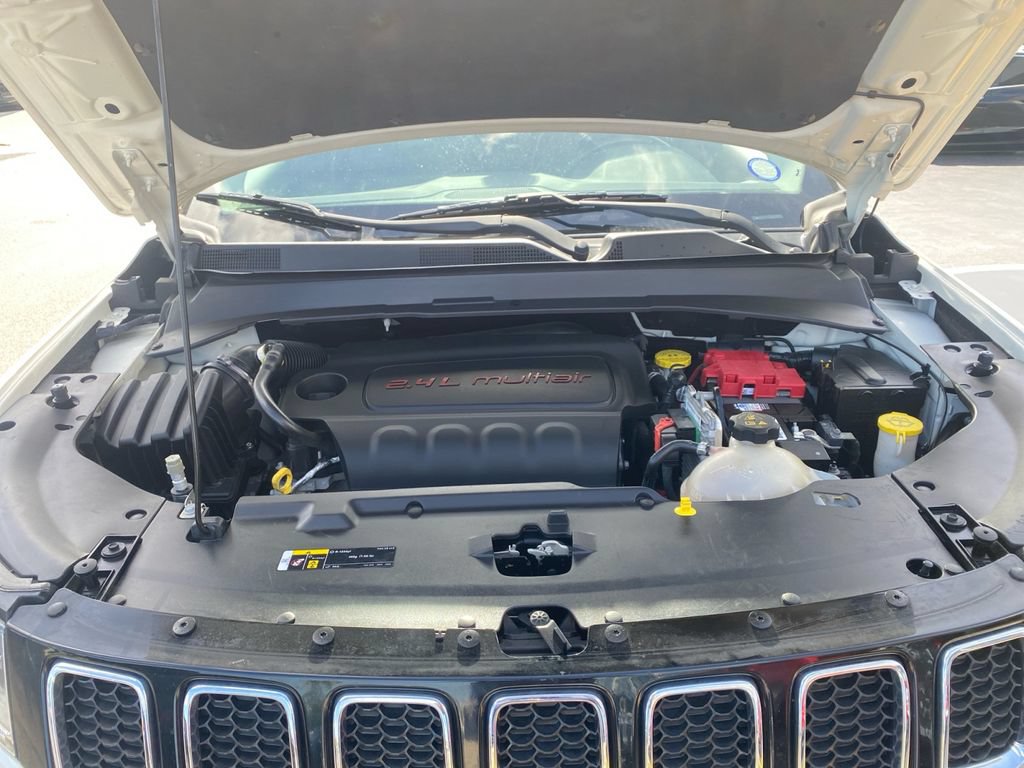 Used 2021 Jeep Compass Latitude AWD/4WD image 13