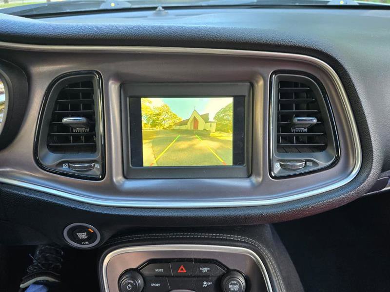 Used 2021 Dodge Challenger SXT image 13