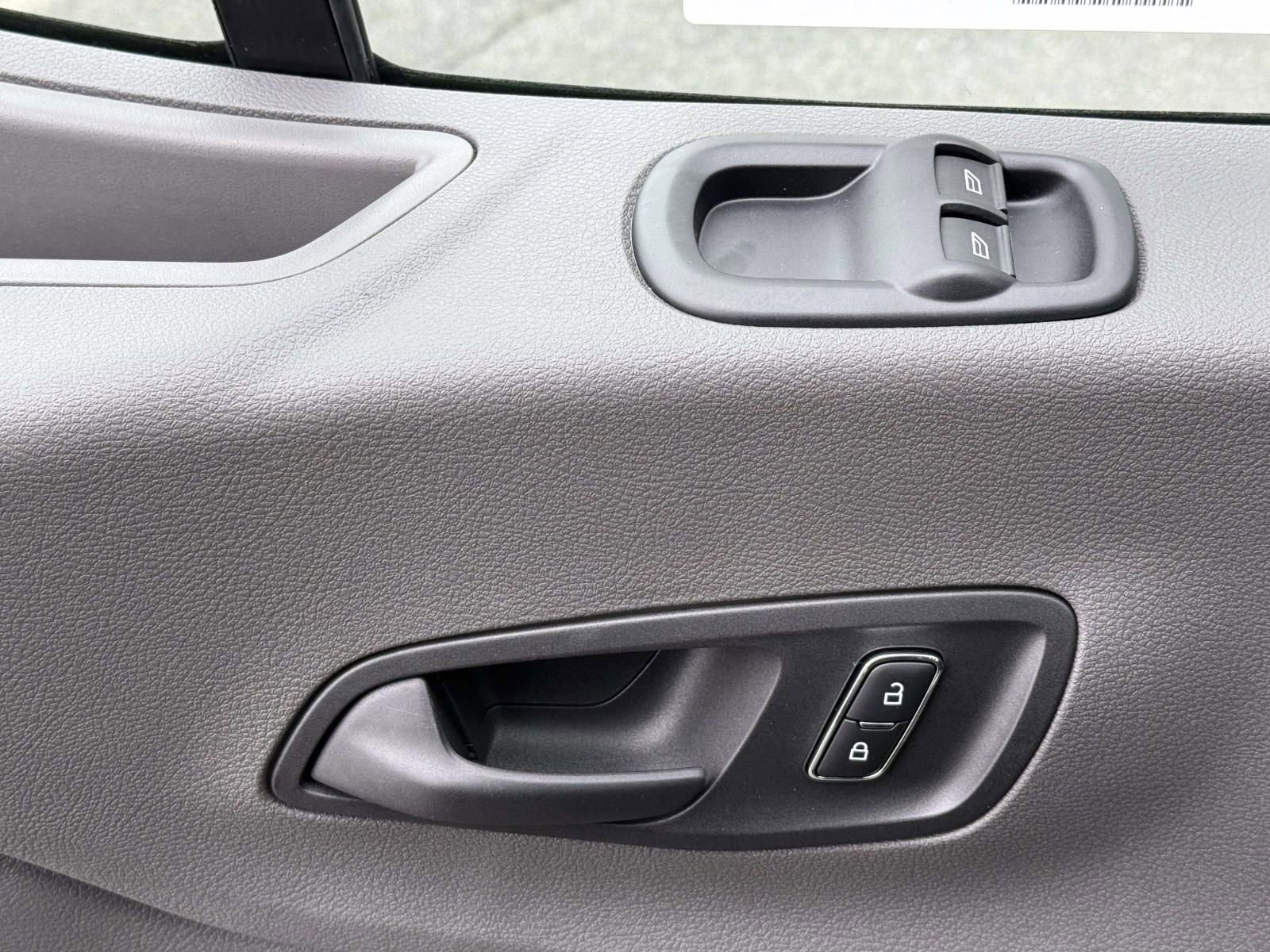 New 2026 Ford Transit 350 XLT image 19