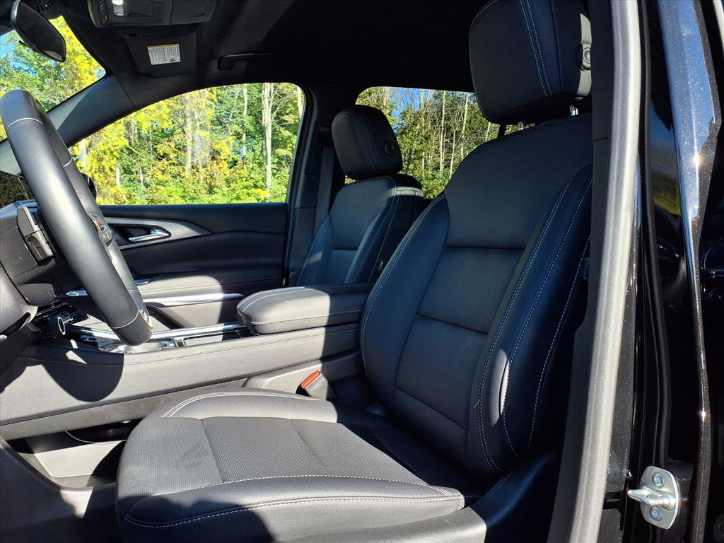 Used 2025 Chevrolet Traverse LT AWD/4WD image 6