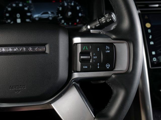 Used 2025 Land Rover Discovery S image 19