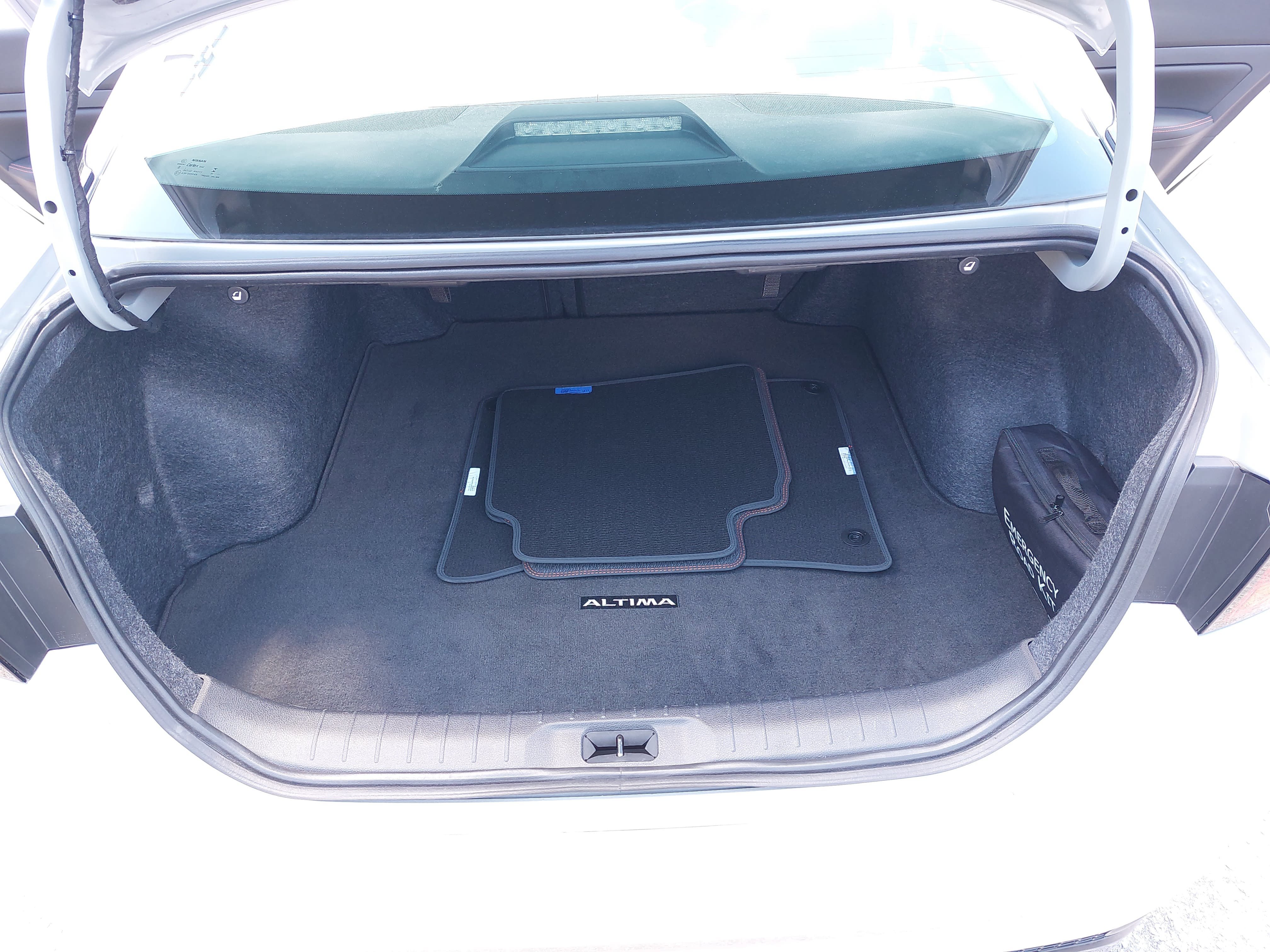 Used 2024 Nissan Altima 2.5 SR FWD image 13