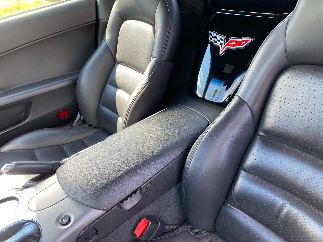 Used 2006 Chevrolet Corvette Convertible w/ Preferred Equipment Group RWD image 38