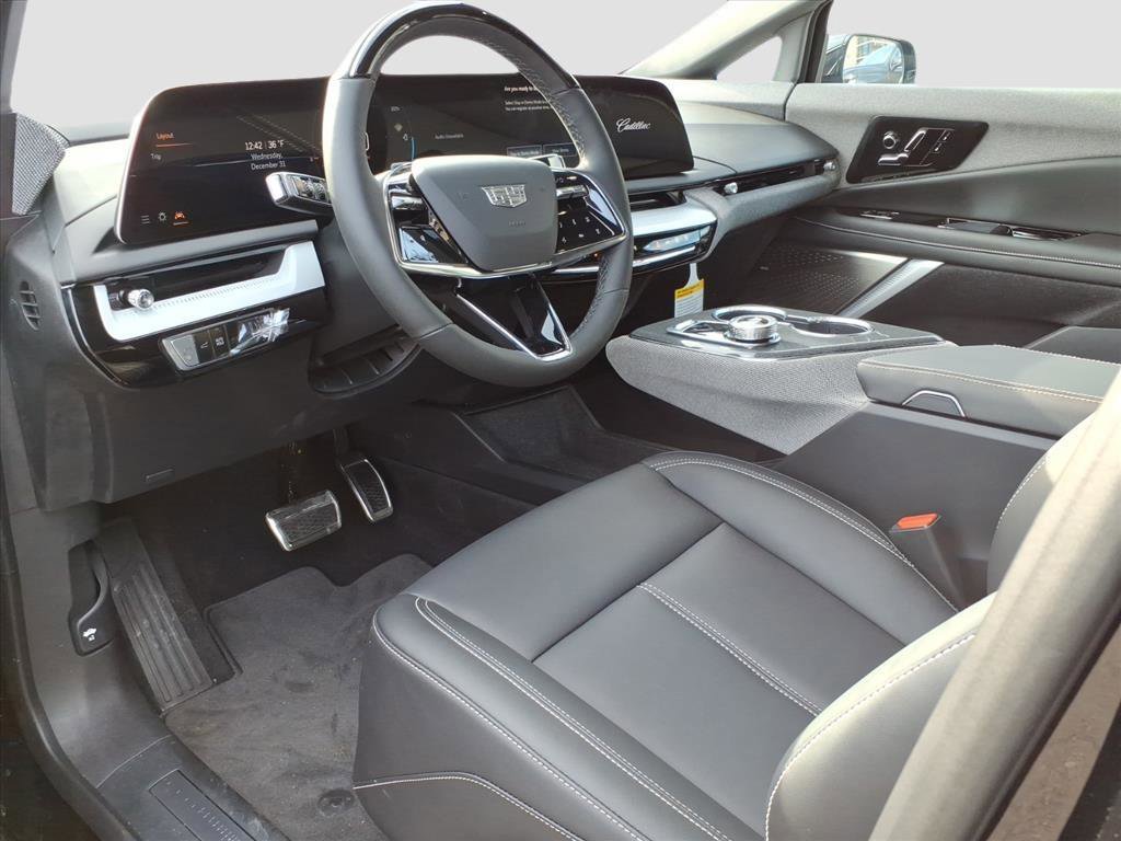 New 2026 Cadillac Optiq Luxury 1 image 11