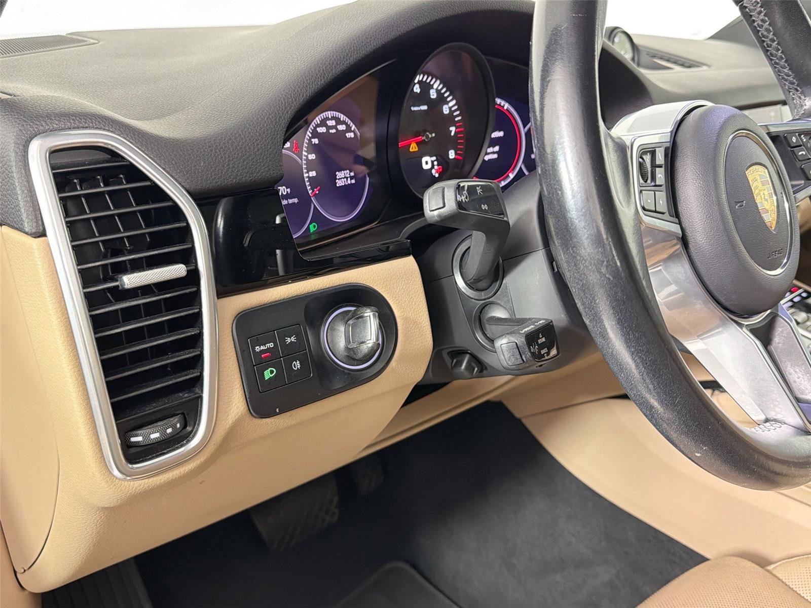 Certified 2022 Porsche Cayenne GTS AWD/4WD image 32