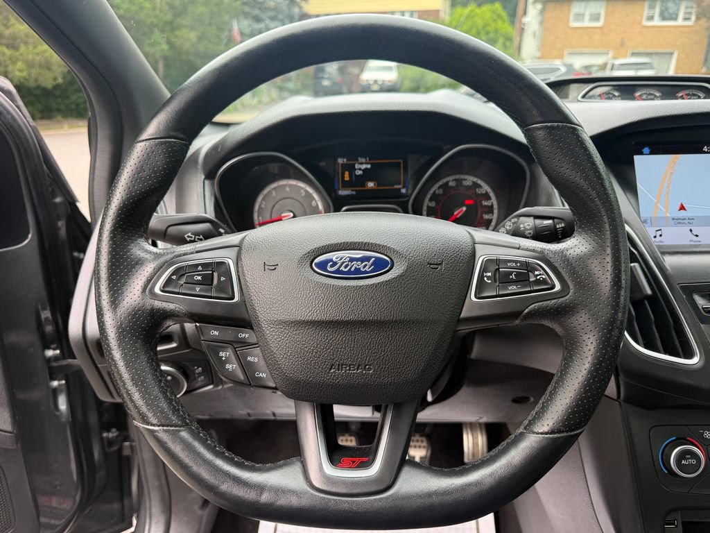 Used 2017 Ford Focus ST w/ Equipment Group 402A FWD image 17