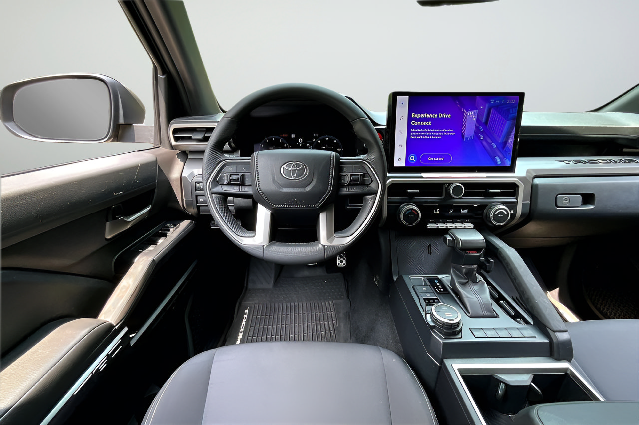 Used 2024 Toyota Tacoma TRD Sport AWD/4WD image 8