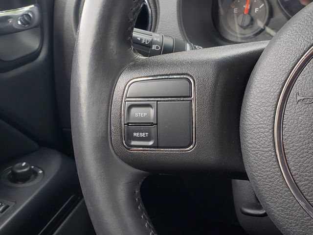 Used 2013 Jeep Compass Latitude FWD image 14