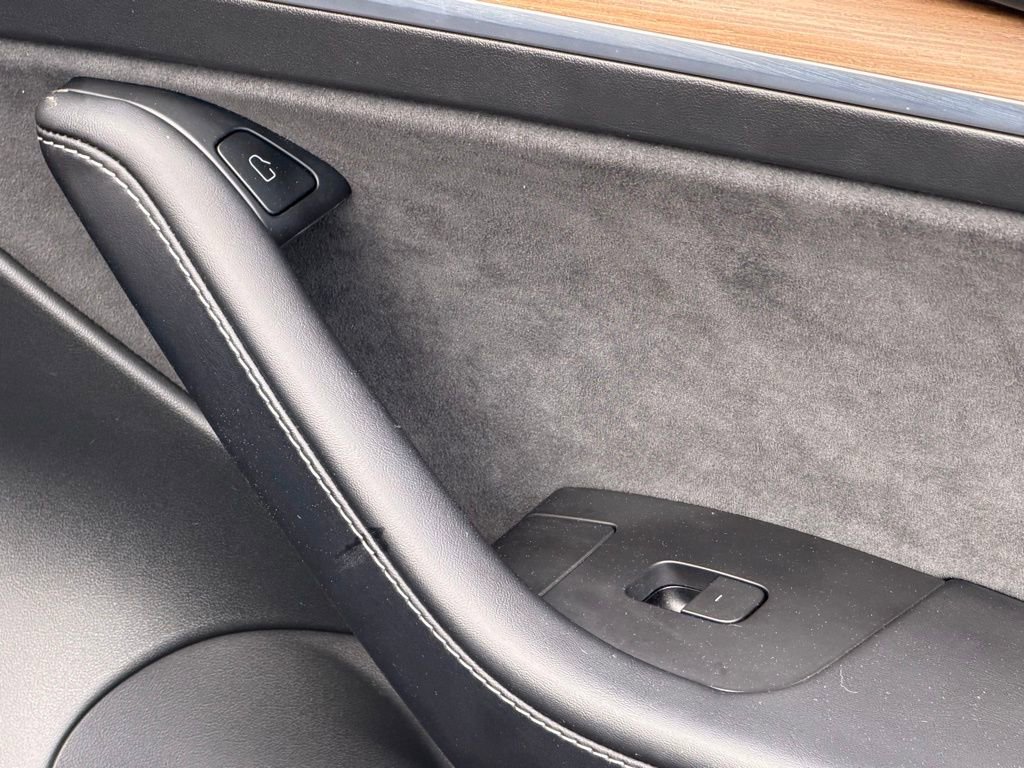 Used 2021 Tesla Model 3 Standard Range image 35