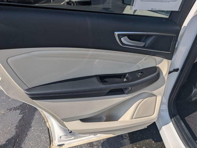 Used 2017 Ford Edge Titanium w/ Equipment Group 301A image 10
