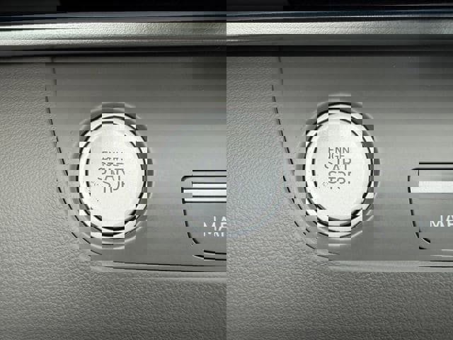 Used 2025 Hyundai Elantra SEL image 19