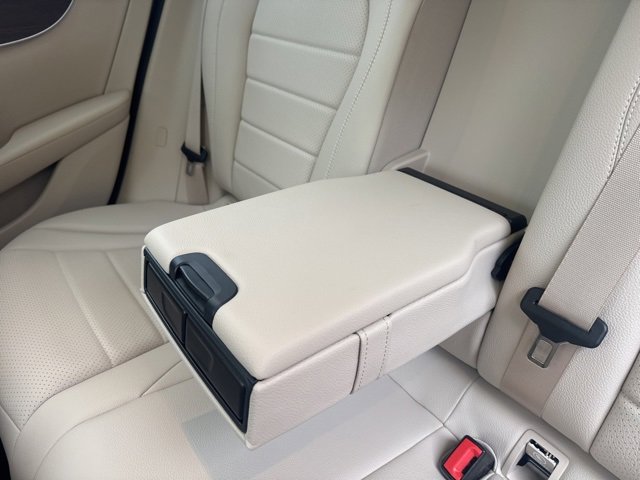 Used 2021 Mercedes-Benz GLC 300 4MATIC image 31