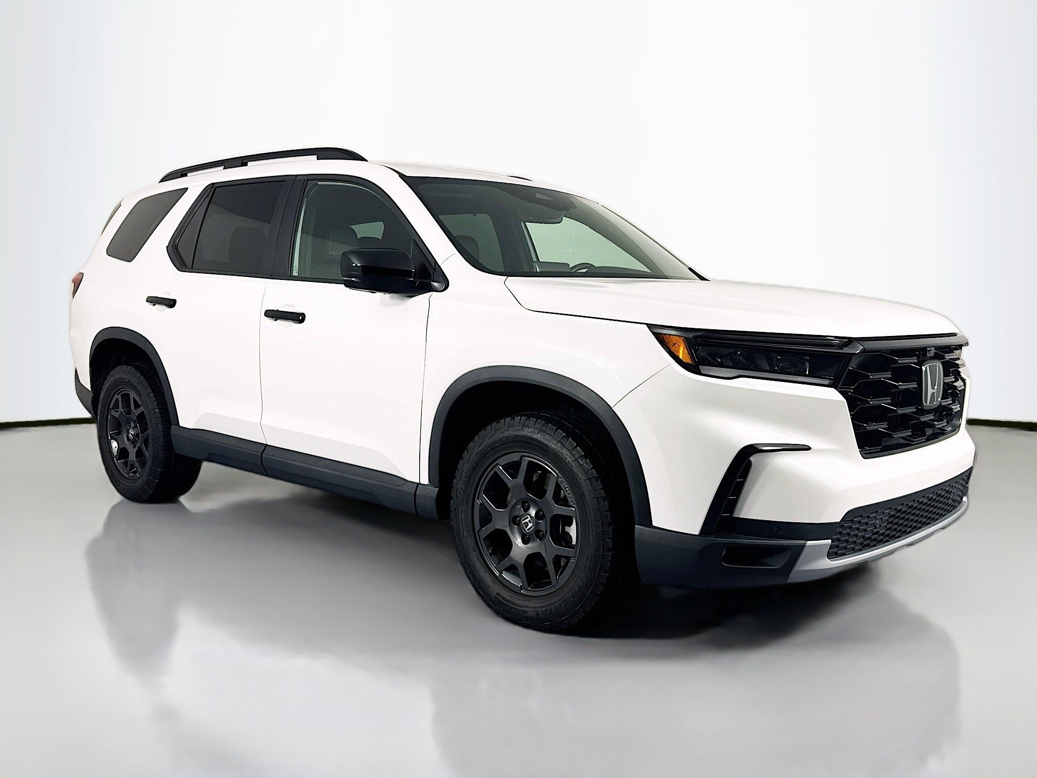 Certified 2023 Honda Pilot TrailSport image 3