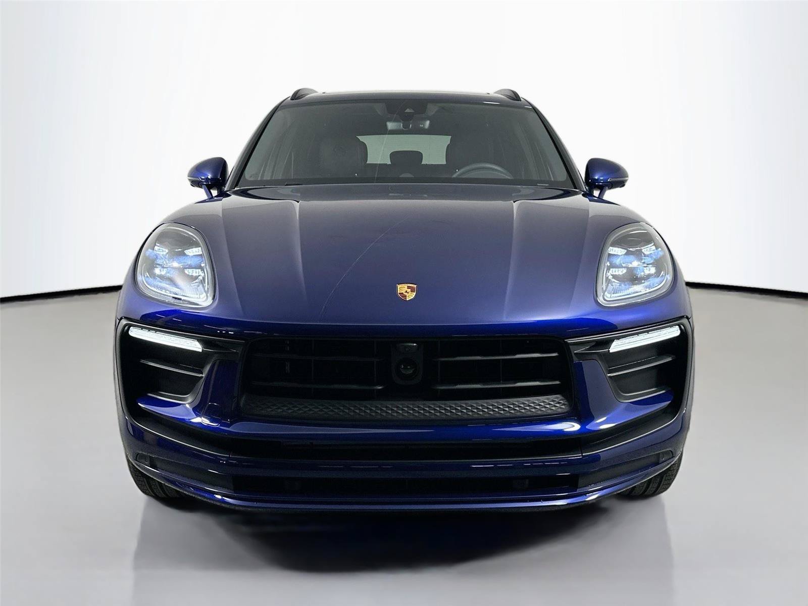 Certified 2026 Porsche Macan Turbo AWD/4WD image 10