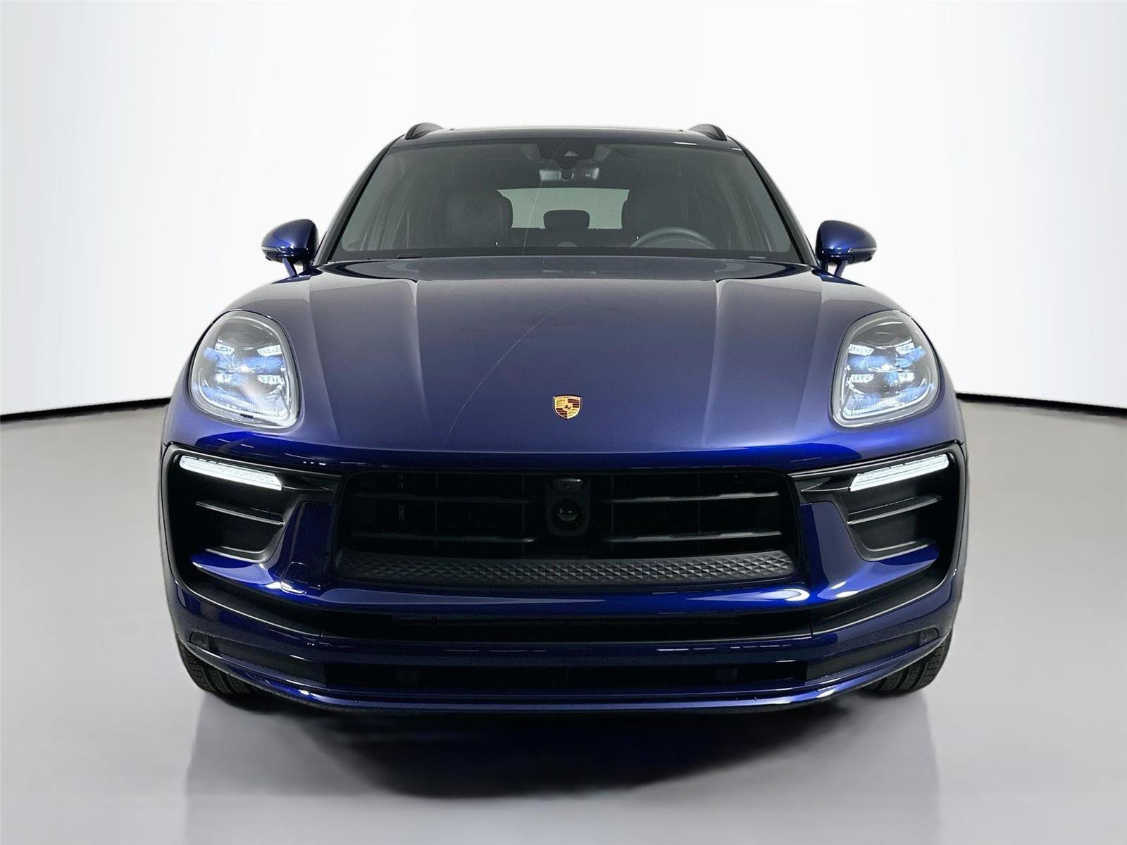 Certified 2026 Porsche Macan Turbo AWD/4WD image 10