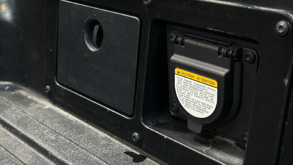 Used 2019 Toyota Tacoma SR5 AWD/4WD image 7