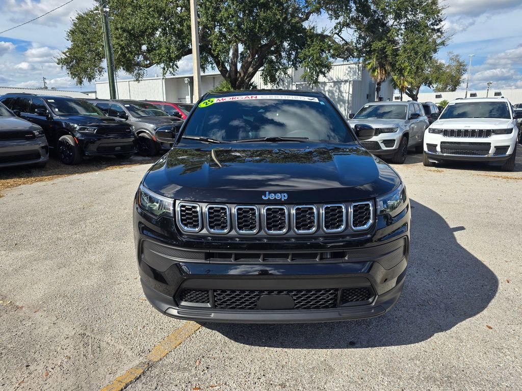 Used 2025 Jeep Compass Sport image 8