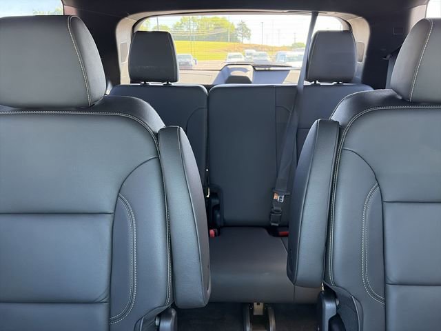 Used 2023 Chevrolet Traverse LT w/ LT Premium Package AWD/4WD image 24