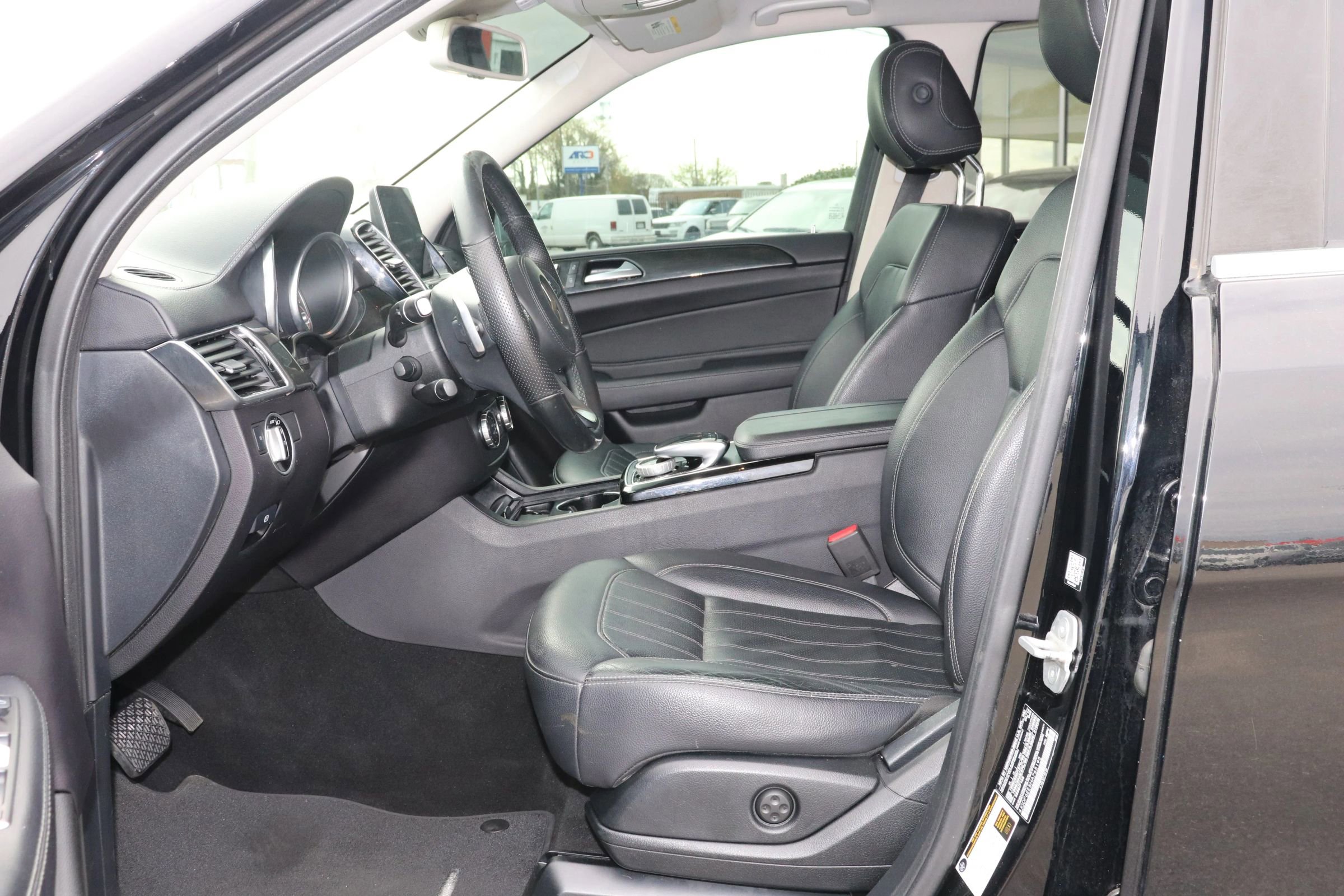 Used 2017 Mercedes-Benz GLS 450 4MATIC w/ Premium Package image 2