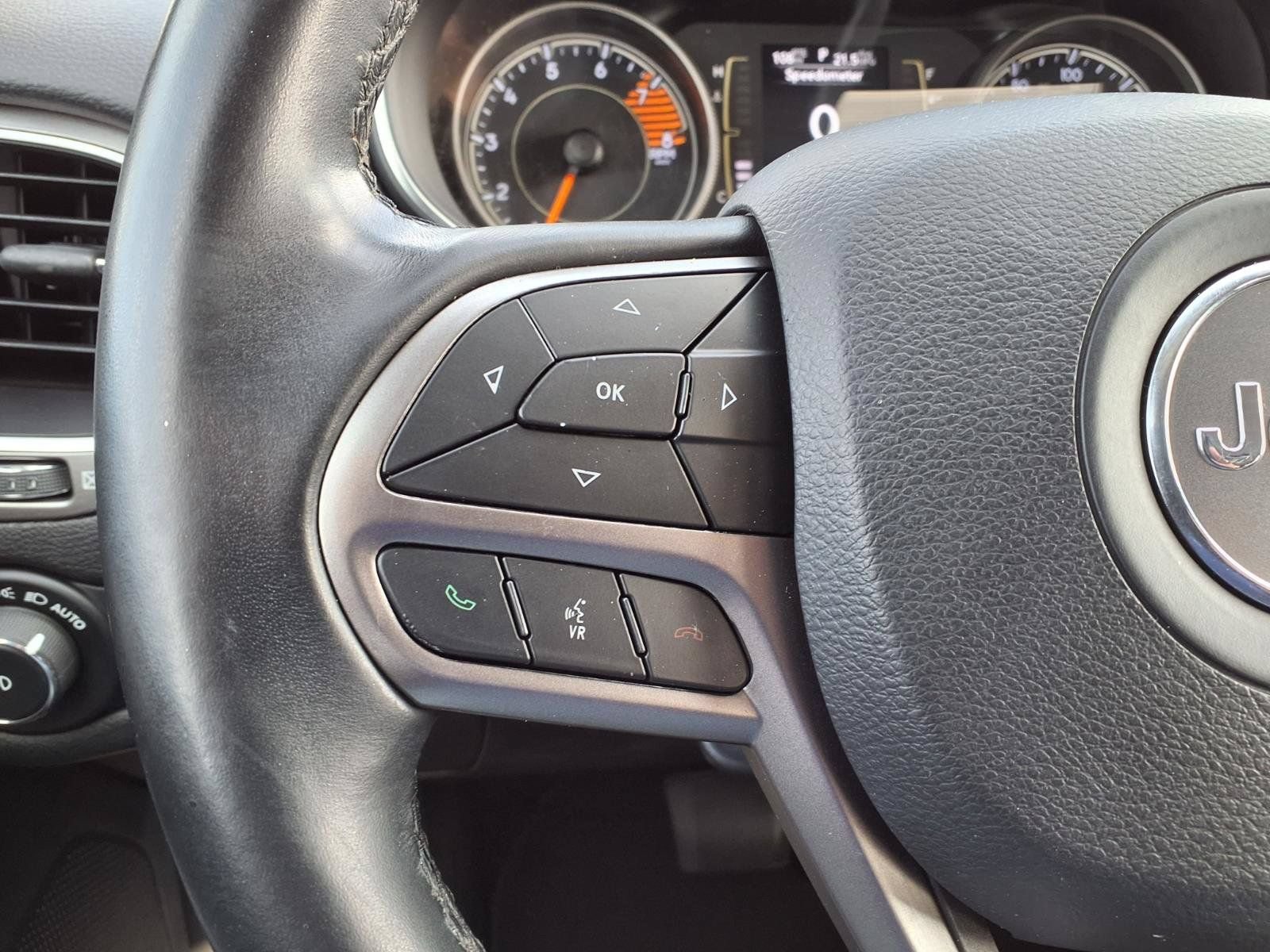 Used 2019 Jeep Cherokee Latitude Plus w/ Comfort/Convenience Group AWD/4WD image 21
