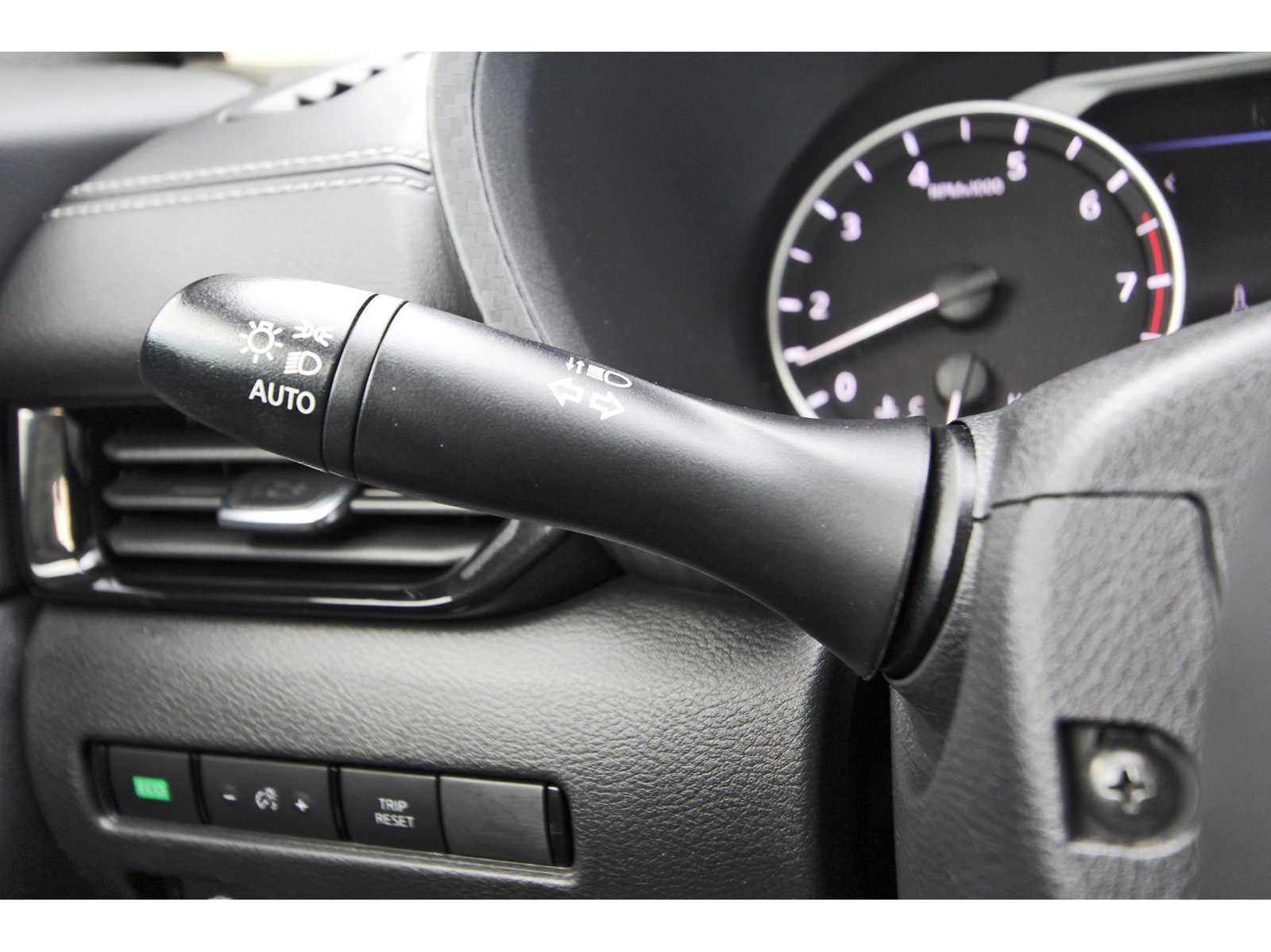 Used 2022 Nissan Sentra SV FWD image 21