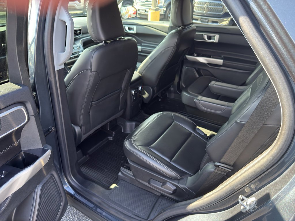 Used 2022 Ford Explorer XLT w/ Equipment Group 202A image 26