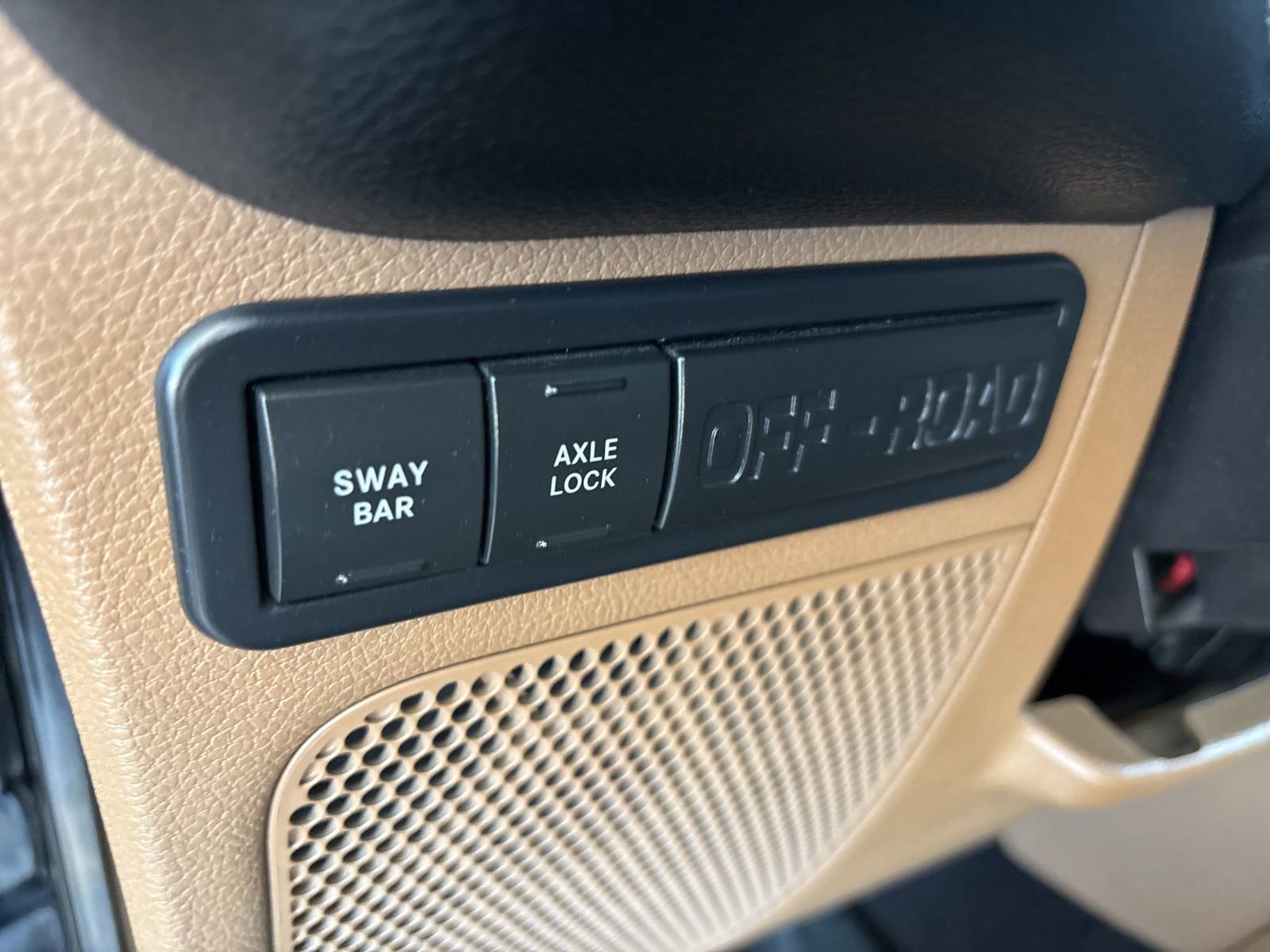 Used 2011 Jeep Wrangler Rubicon w/ Dual Top Group AWD/4WD image 19