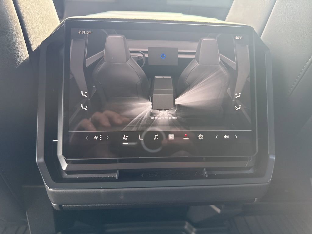 Used 2025 Tesla Cybertruck AWD Crew Cab image 11