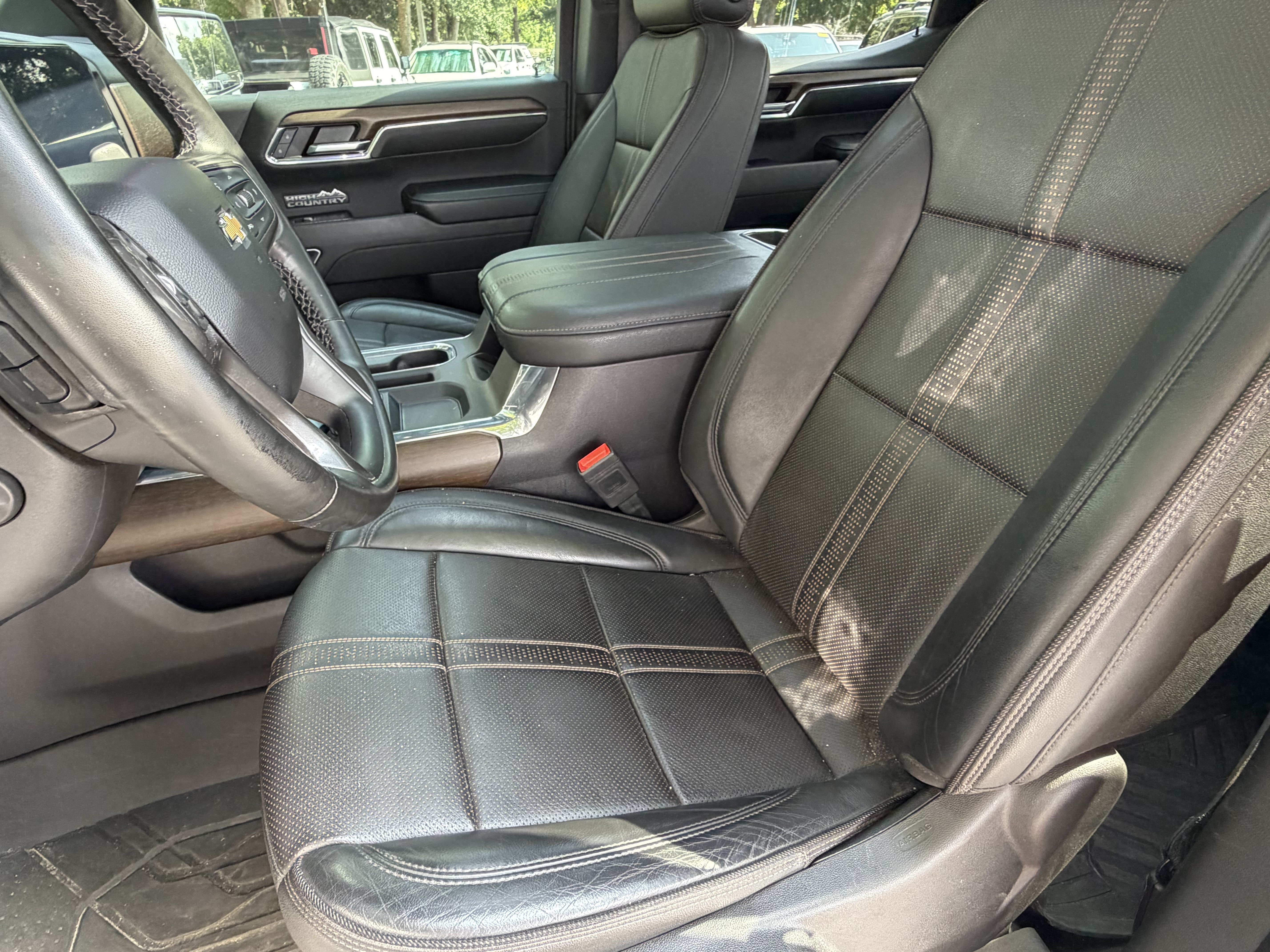 Used 2024 Chevrolet Silverado 1500 High Country w/ Z71 Off-Road Package AWD/4WD image 17