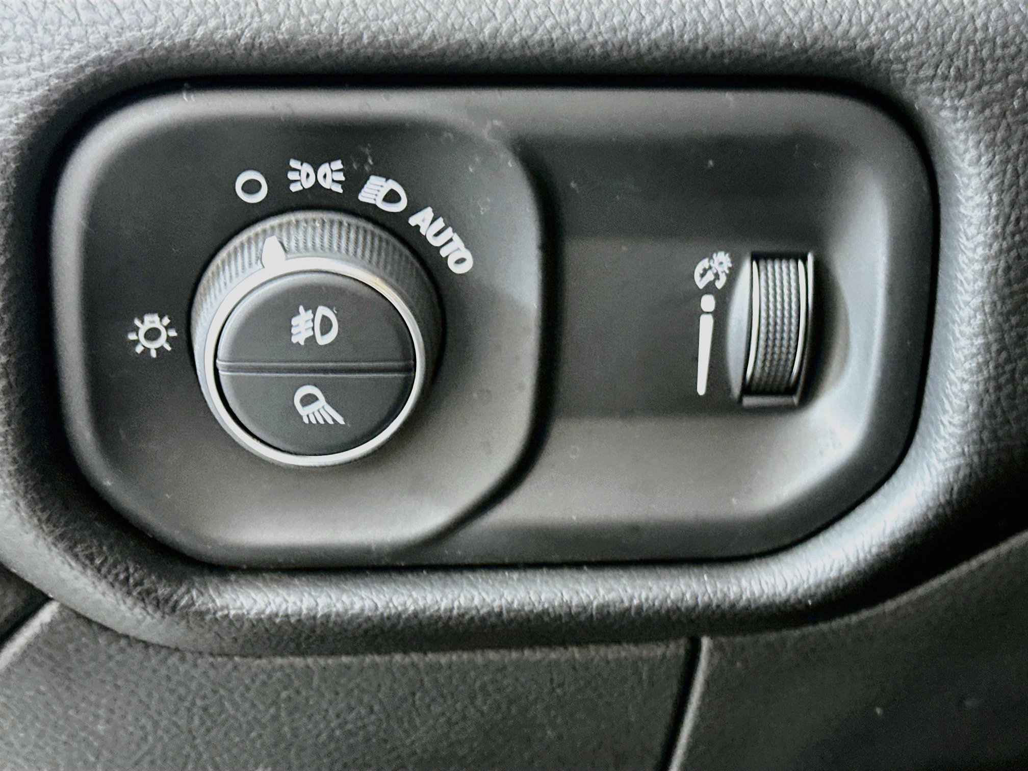Used 2025 RAM 2500 Big Horn AWD/4WD image 16