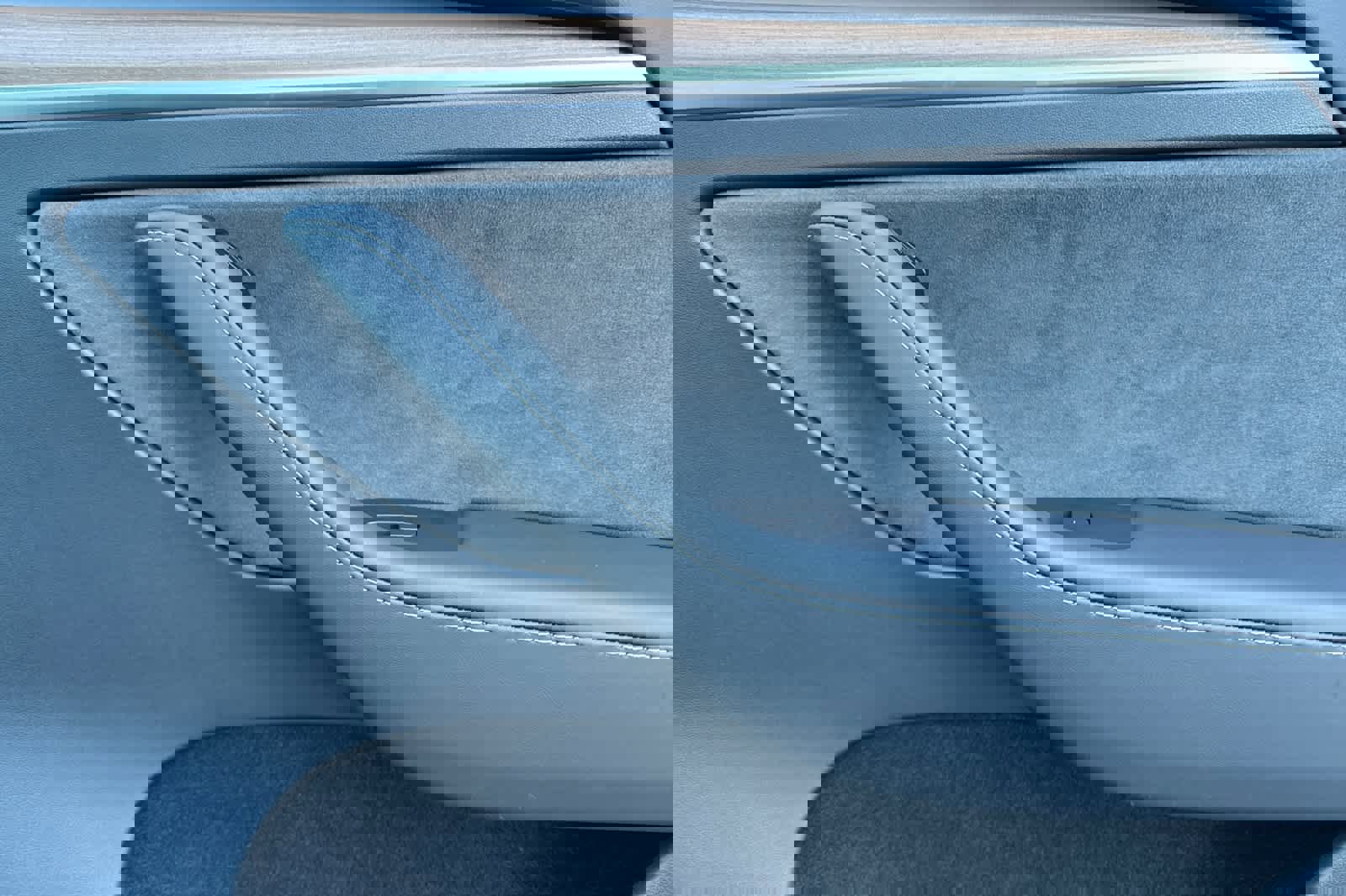 Used 2024 Tesla Model Y 2WD image 19