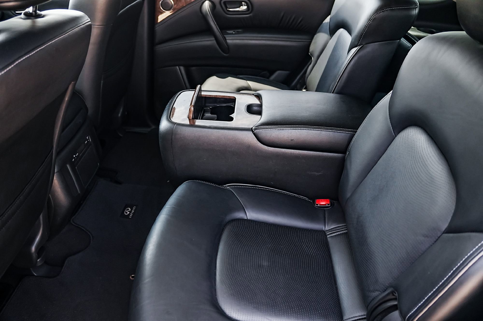 Used 2017 INFINITI QX80 4WD w/ Driver Assistance Package image 28