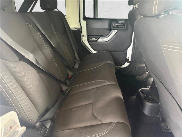 Used 2015 Jeep Wrangler Unlimited Sahara AWD/4WD image 16