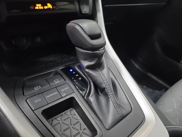 Certified 2024 Toyota RAV4 XLE FWD image 20