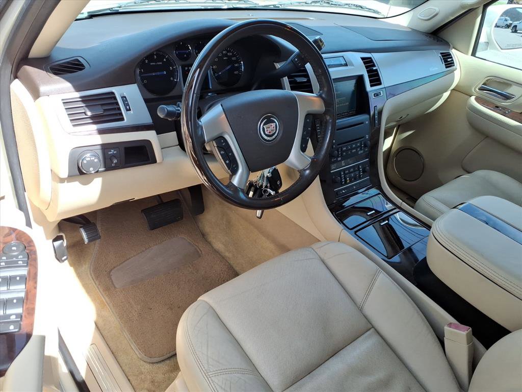Used 2008 Cadillac Escalade EXT image 14