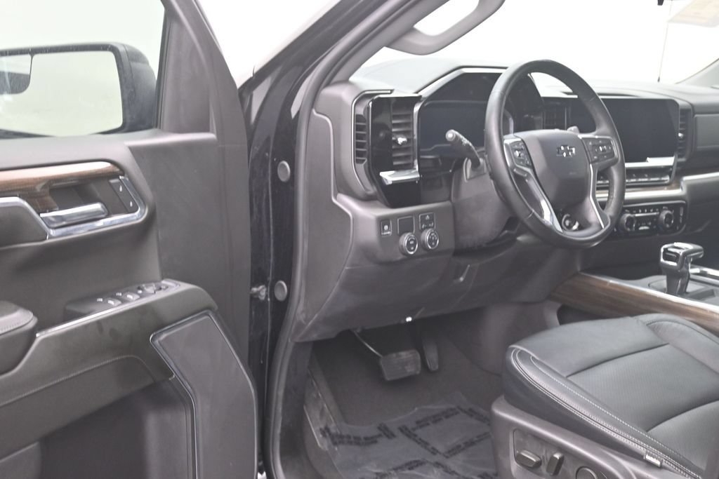 Used 2024 Chevrolet Silverado 1500 RST RWD image 11