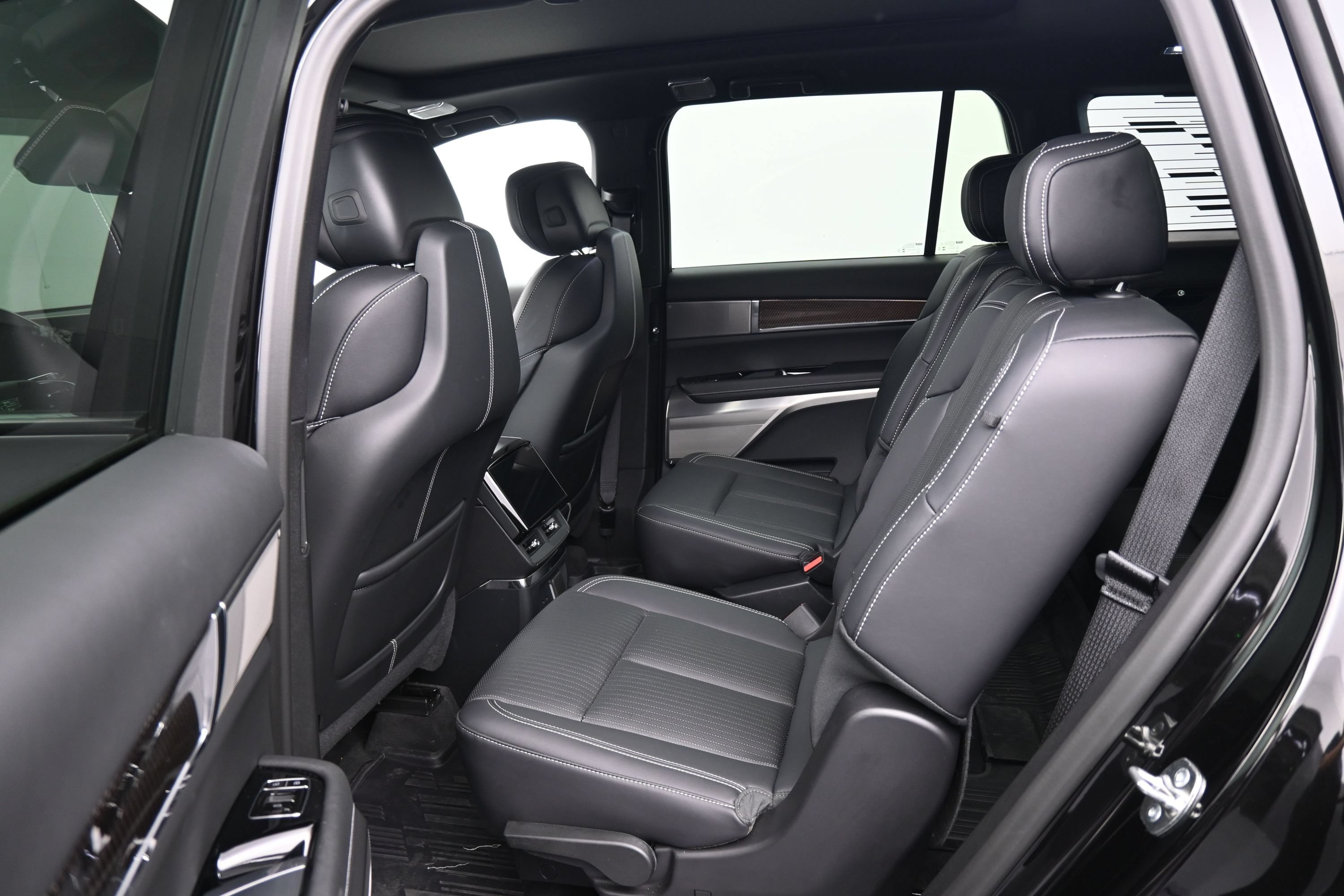 New 2026 Cadillac Vistiq Premium Luxury w/ LPO, Floor Liner Package AWD/4WD image 10