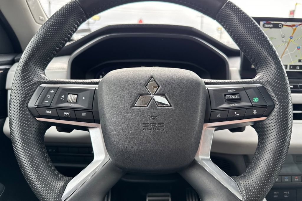 Used 2025 Mitsubishi Outlander SEL AWD/4WD image 25