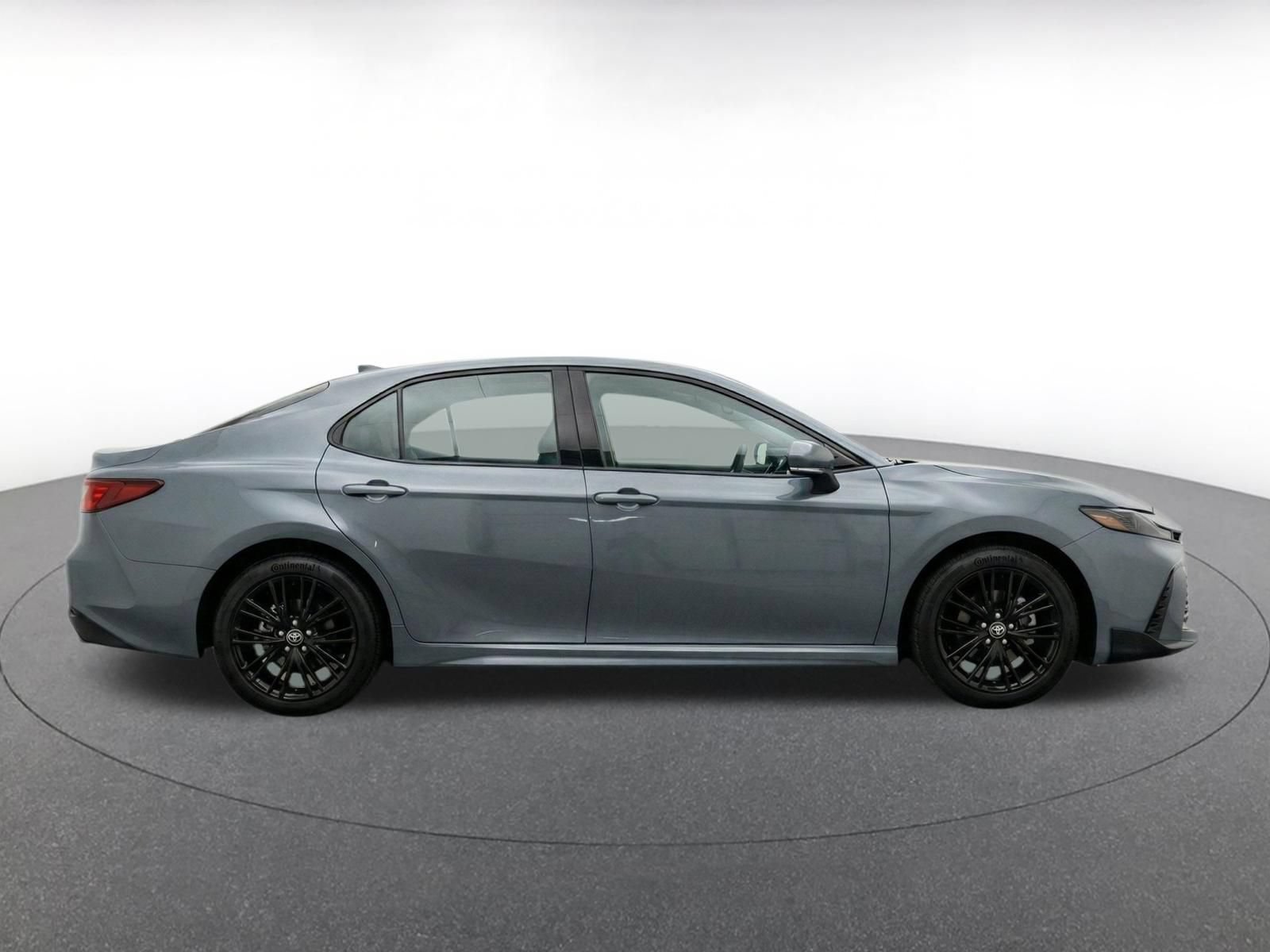 Used 2026 Toyota Camry SE FWD image 10