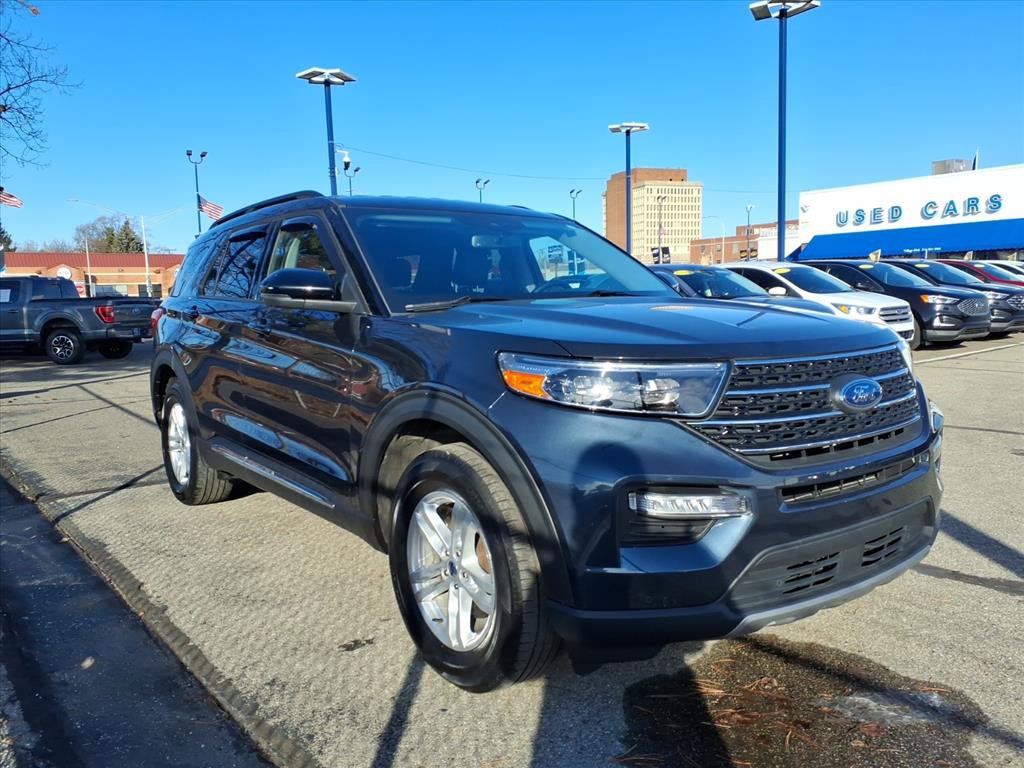 Certified 2023 Ford Explorer XLT w/ Equipment Group 202A image 3