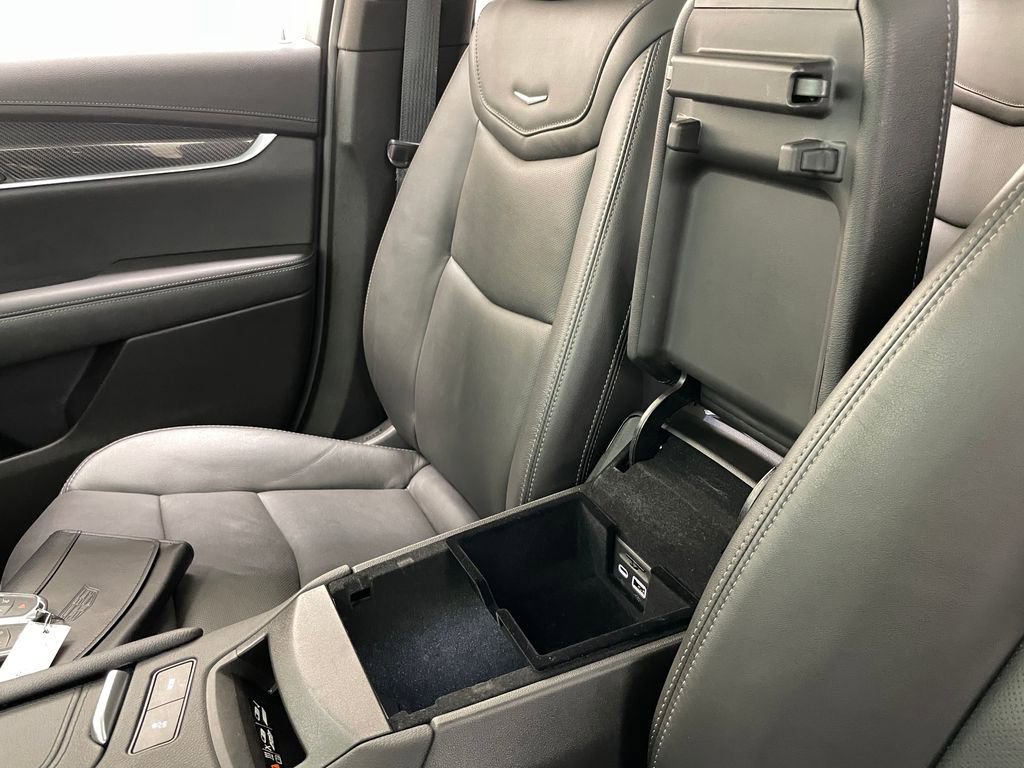 Used 2024 Cadillac XT6 Sport w/ Technology Package image 37