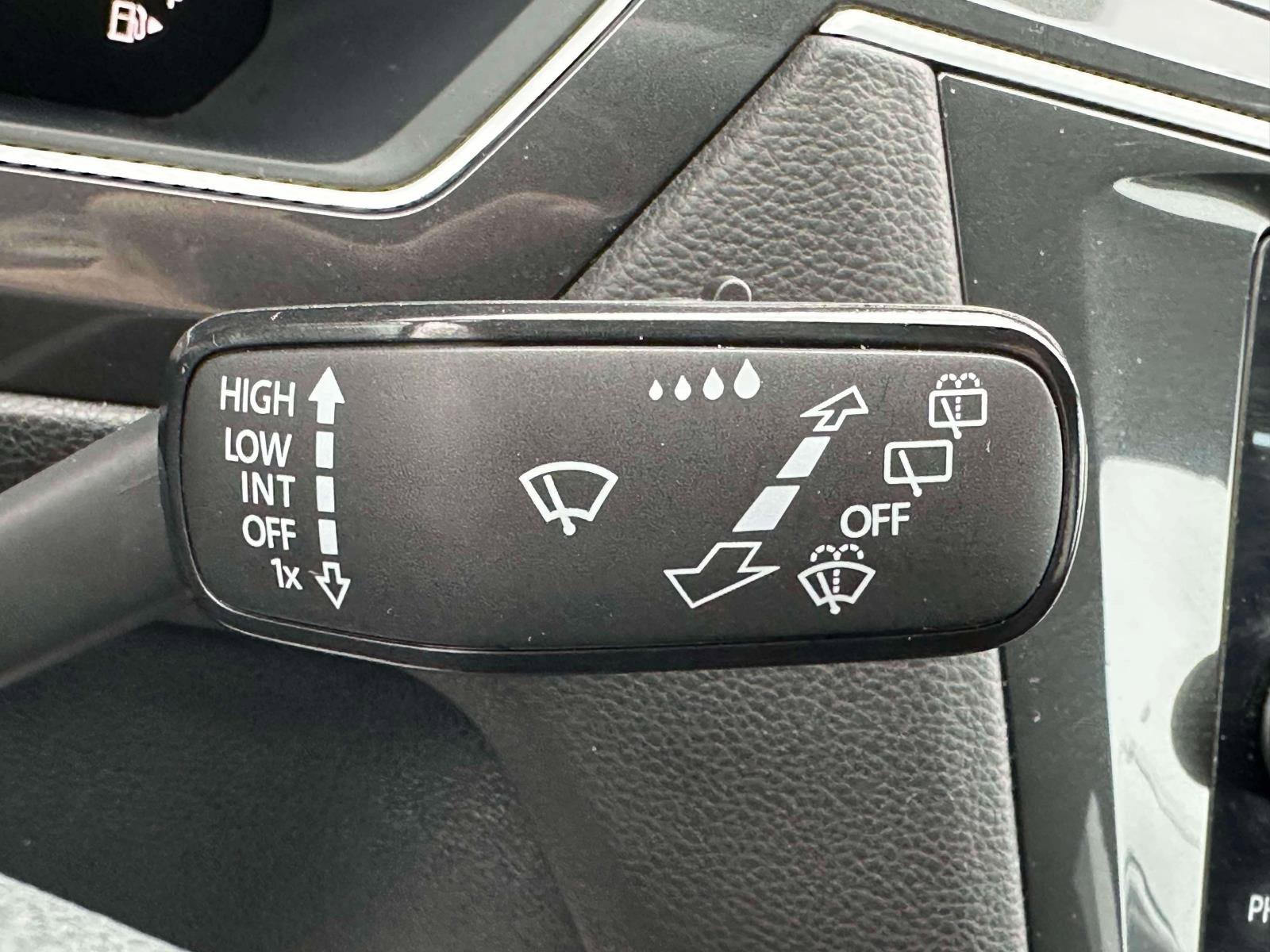 Certified 2023 Volkswagen Tiguan SE image 21