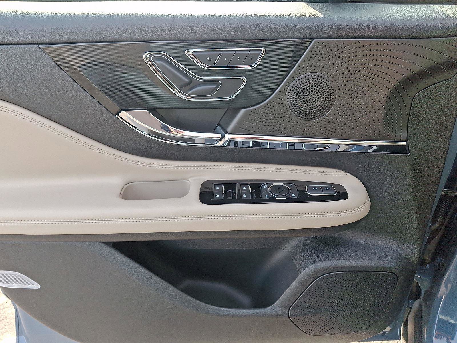 New 2026 Lincoln Corsair Premiere image 9