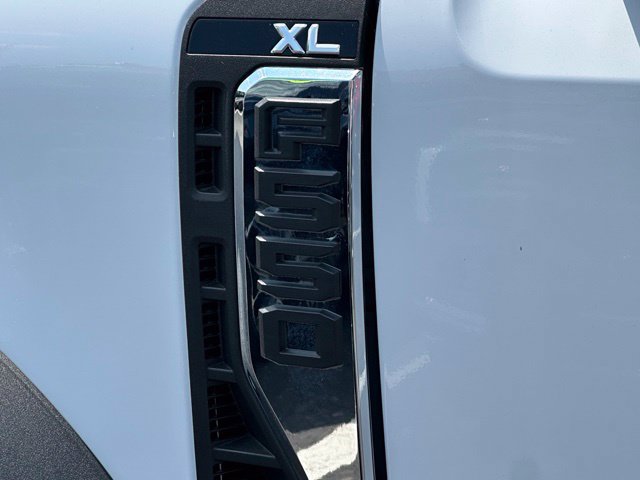 New 2026 Ford F550 4x4 Regular Cab Super Duty image 25