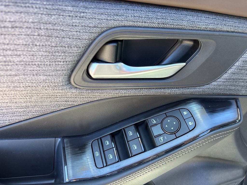 Certified 2023 Nissan Rogue SV AWD/4WD image 18